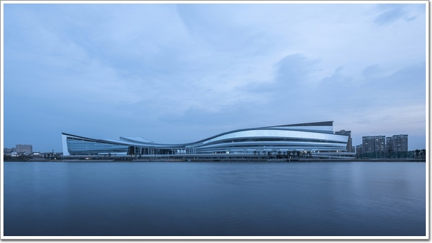湖州市吳興區(qū)文體中心,中建八局再次營(yíng)造絕美曲面幕墻